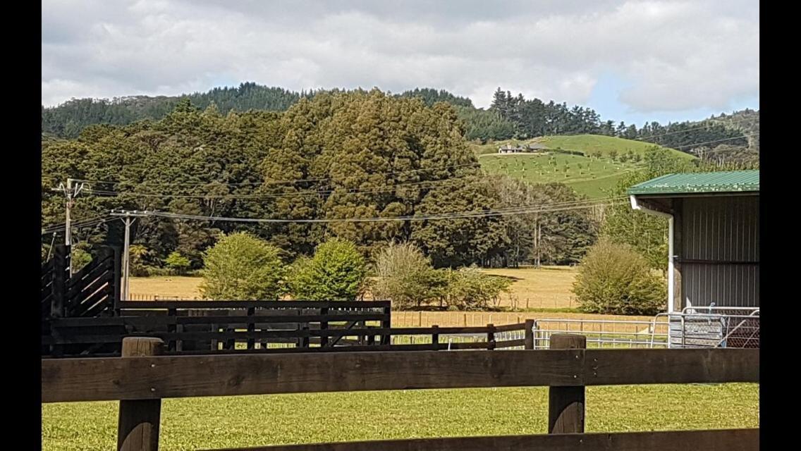 Hunua Ranges Bed and Breakfast Buitenkant foto