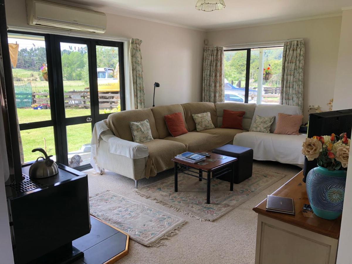 Hunua Ranges Bed and Breakfast Buitenkant foto