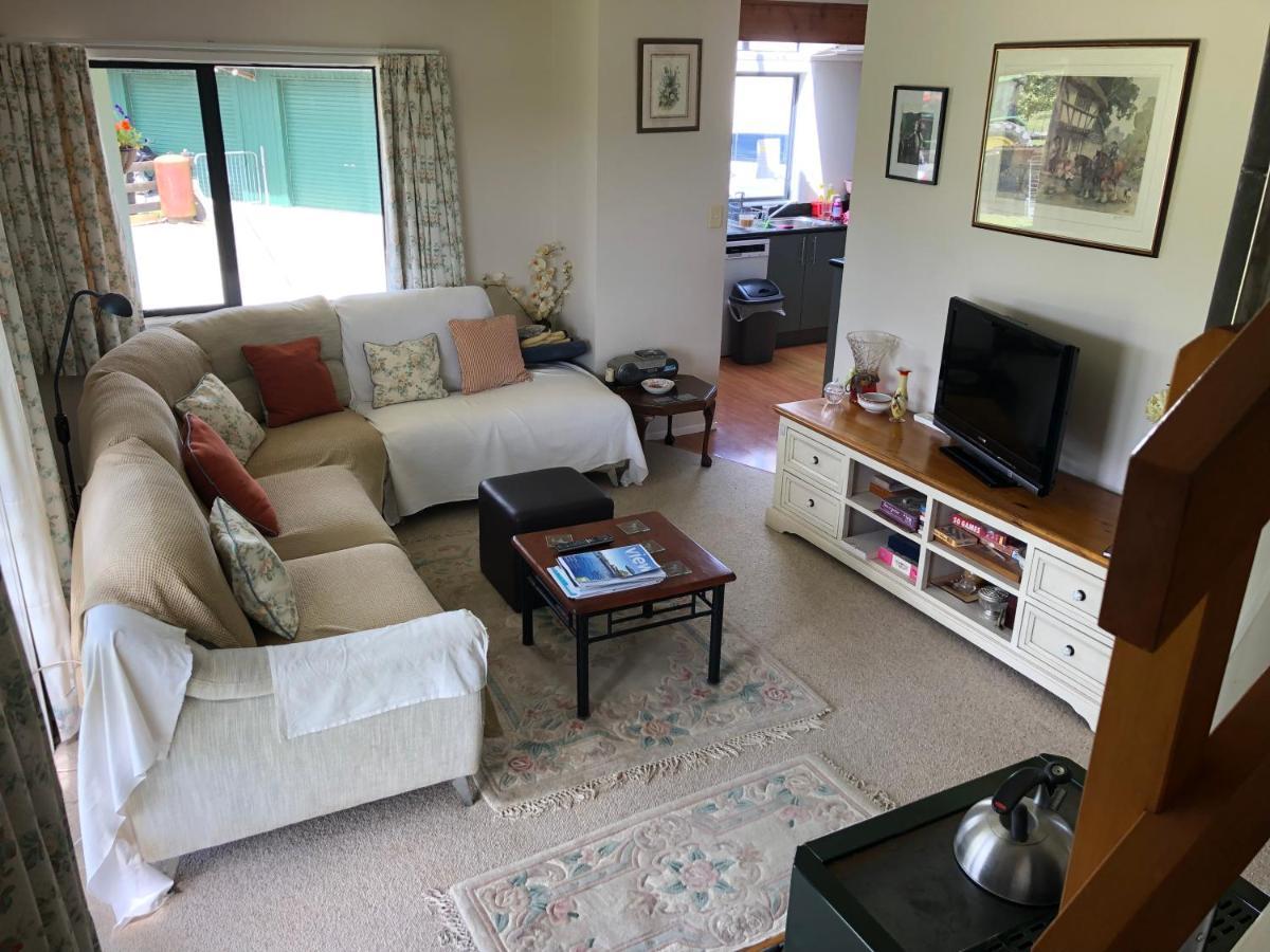 Hunua Ranges Bed and Breakfast Buitenkant foto